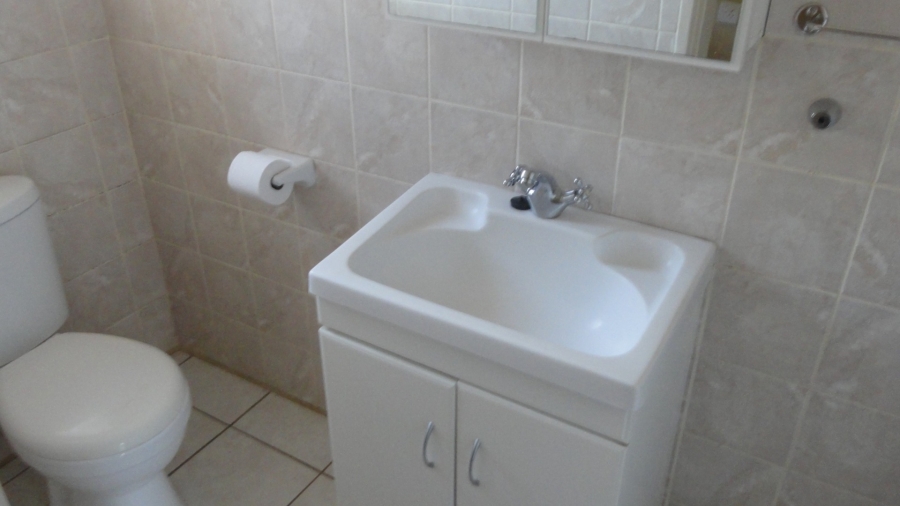 To Let 2 Bedroom Property for Rent in Die Bult North West